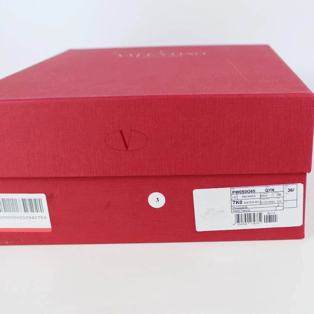 NEW VALENTINO GARAVANI Sneakers- Heroes Embellished - Travel & Streetwear